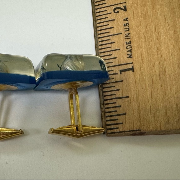 Blue Shell Earrings - Picture 4 of 5